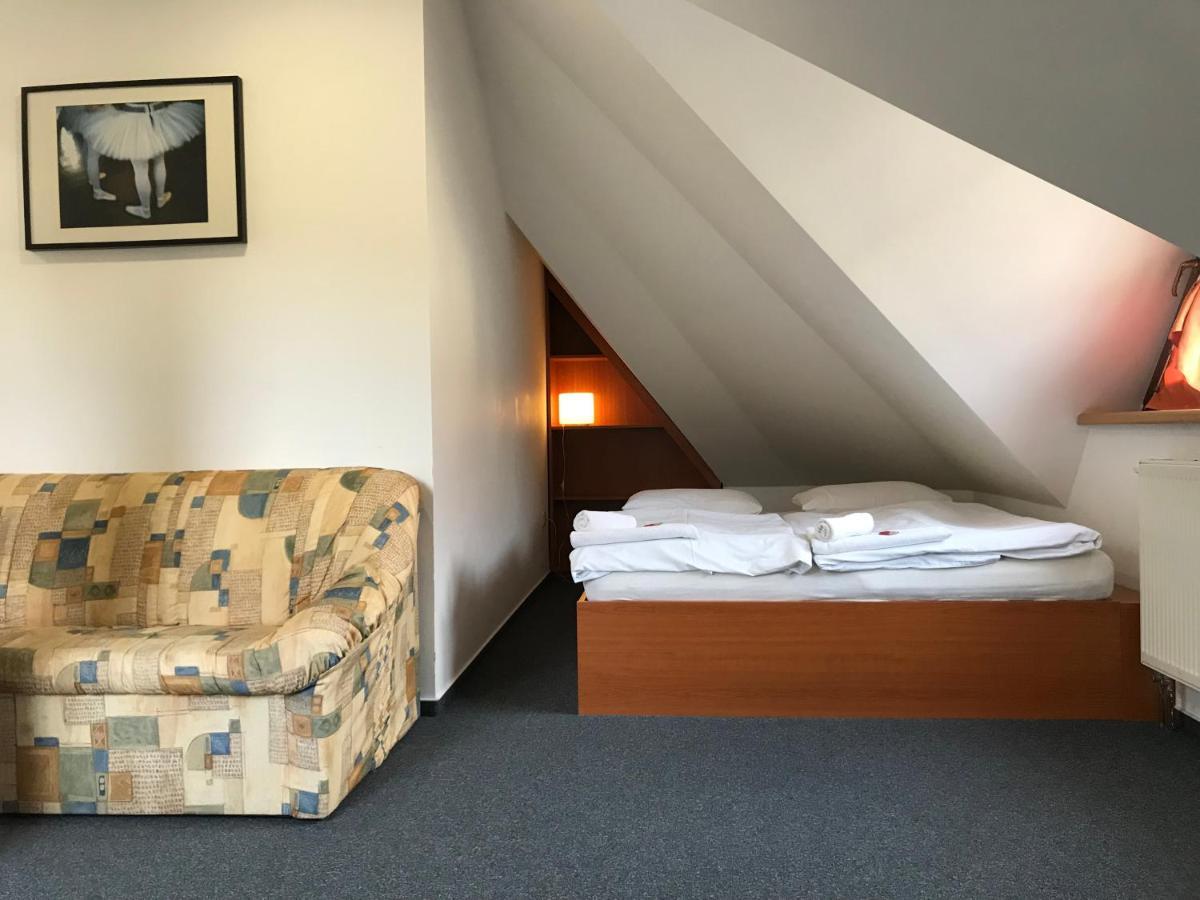 Rozmaryn Rooms & Apartments Rakovník Esterno foto