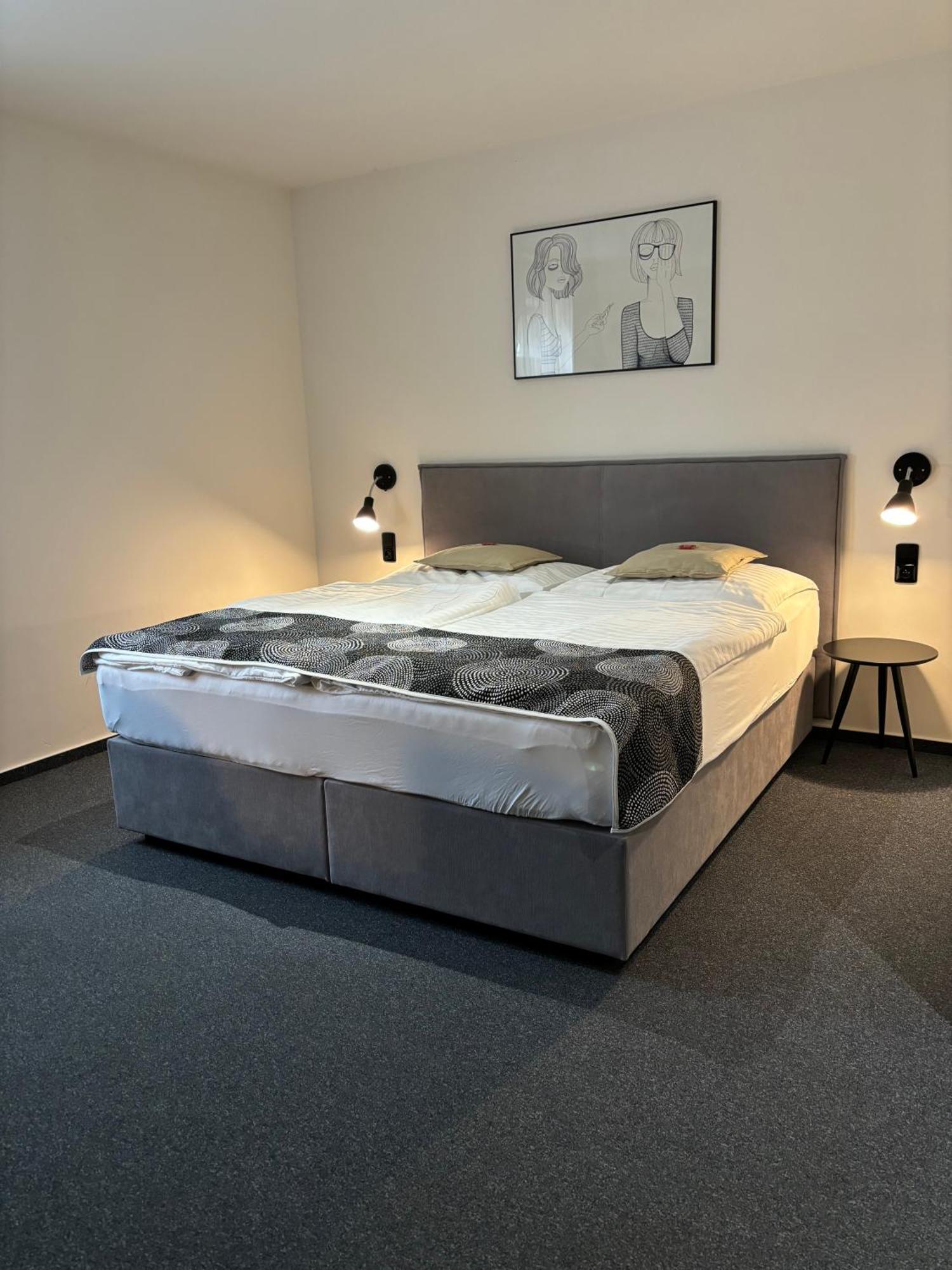 Rozmaryn Rooms & Apartments Rakovník Esterno foto