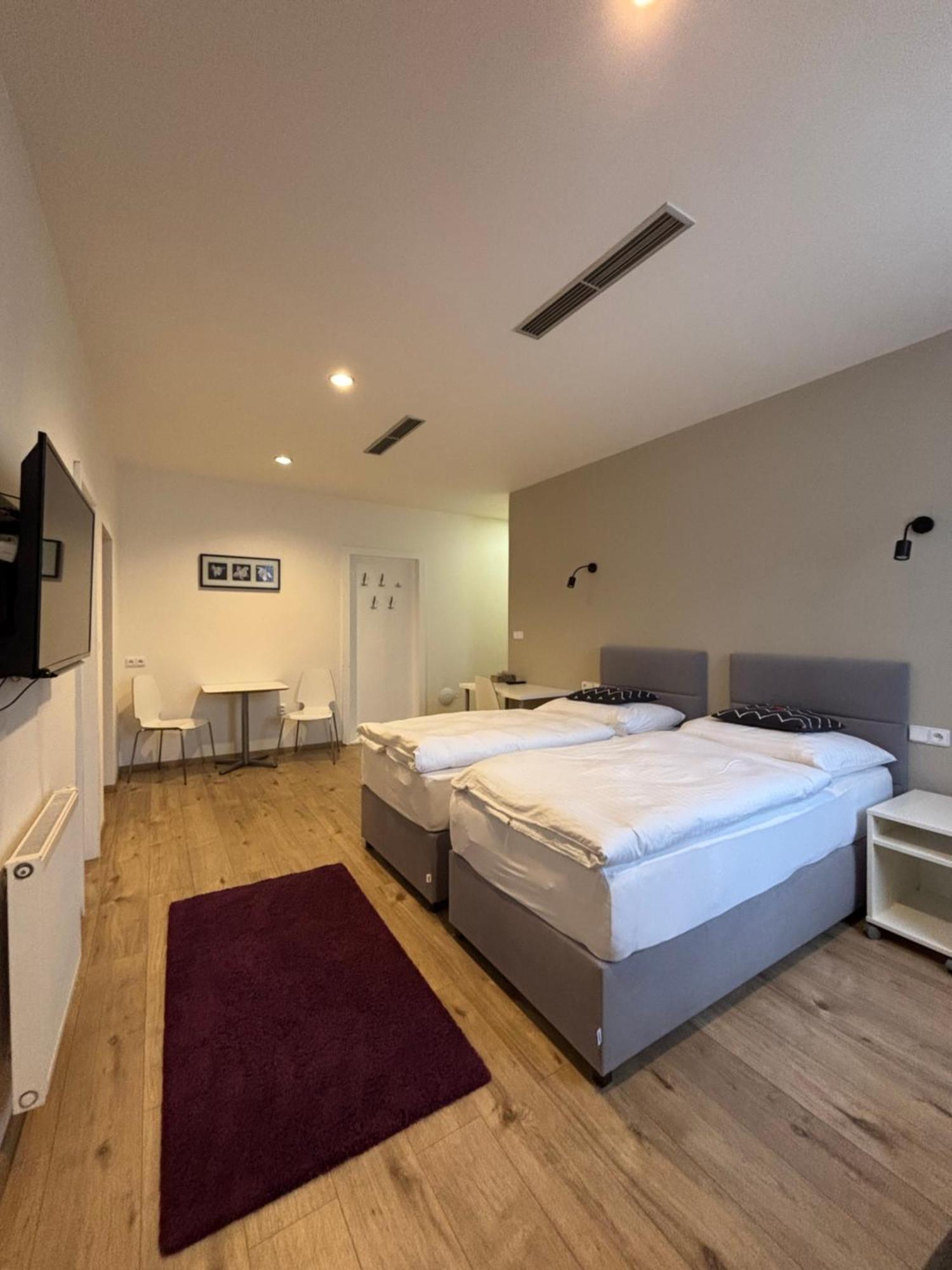 Rozmaryn Rooms & Apartments Rakovník Esterno foto
