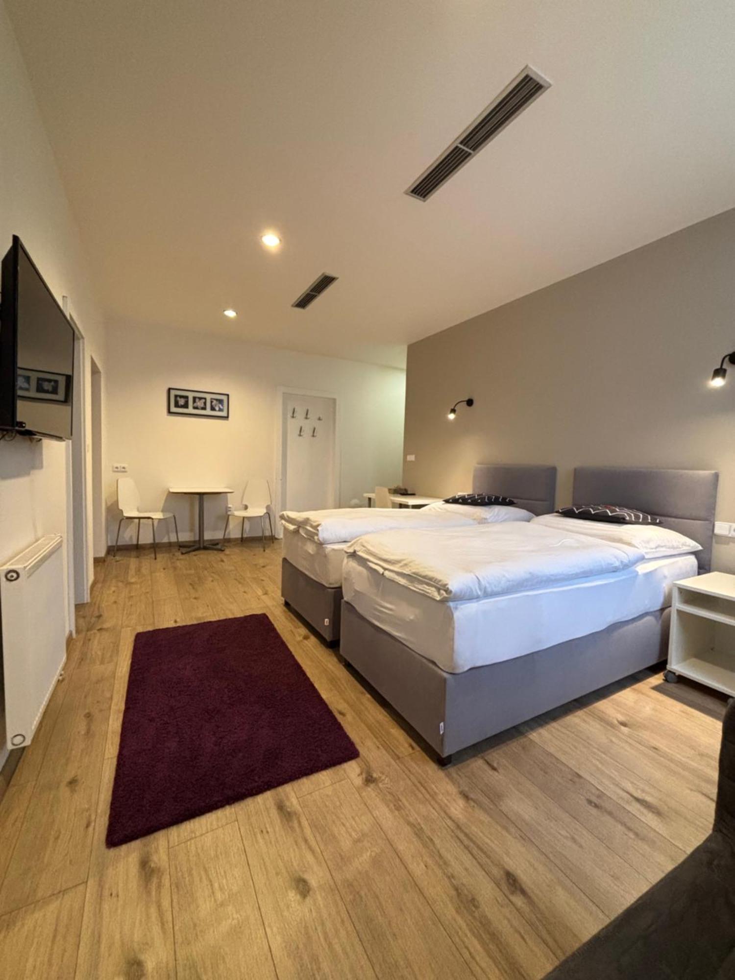 Rozmaryn Rooms & Apartments Rakovník Esterno foto