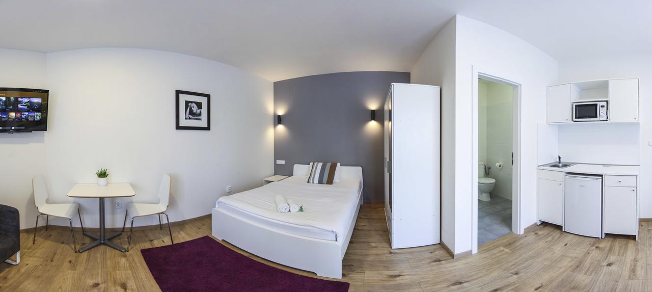 Rozmaryn Rooms & Apartments Rakovník Esterno foto